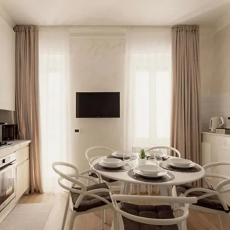 アパート Ariston A 200m-luxury Con A/c & Wi-fi サンレモ