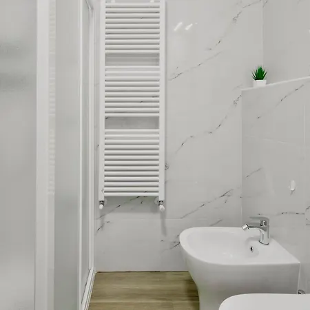 Ariston A 200m-luxury Con A/c & Wi-fi