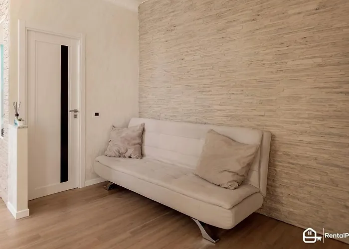 Ariston A 200m-luxury Con A/c & Wi-fi *