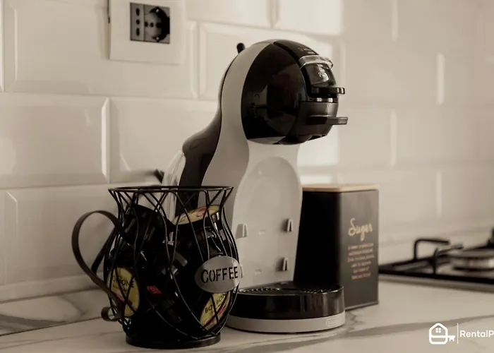 Ariston A 200m-luxury Con A/c & Wi-fi