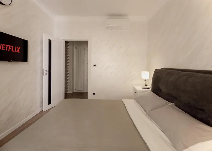 Ariston A 200m-luxury Con A/c & Wi-fi *