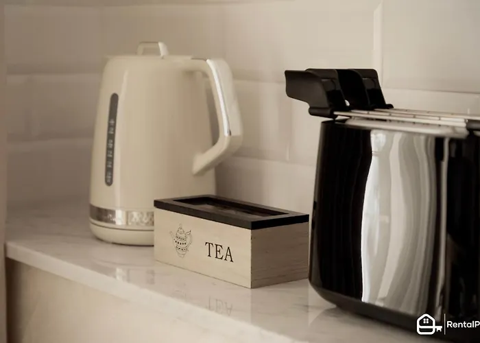 Ariston A 200m-luxury Con A/c & Wi-fi *